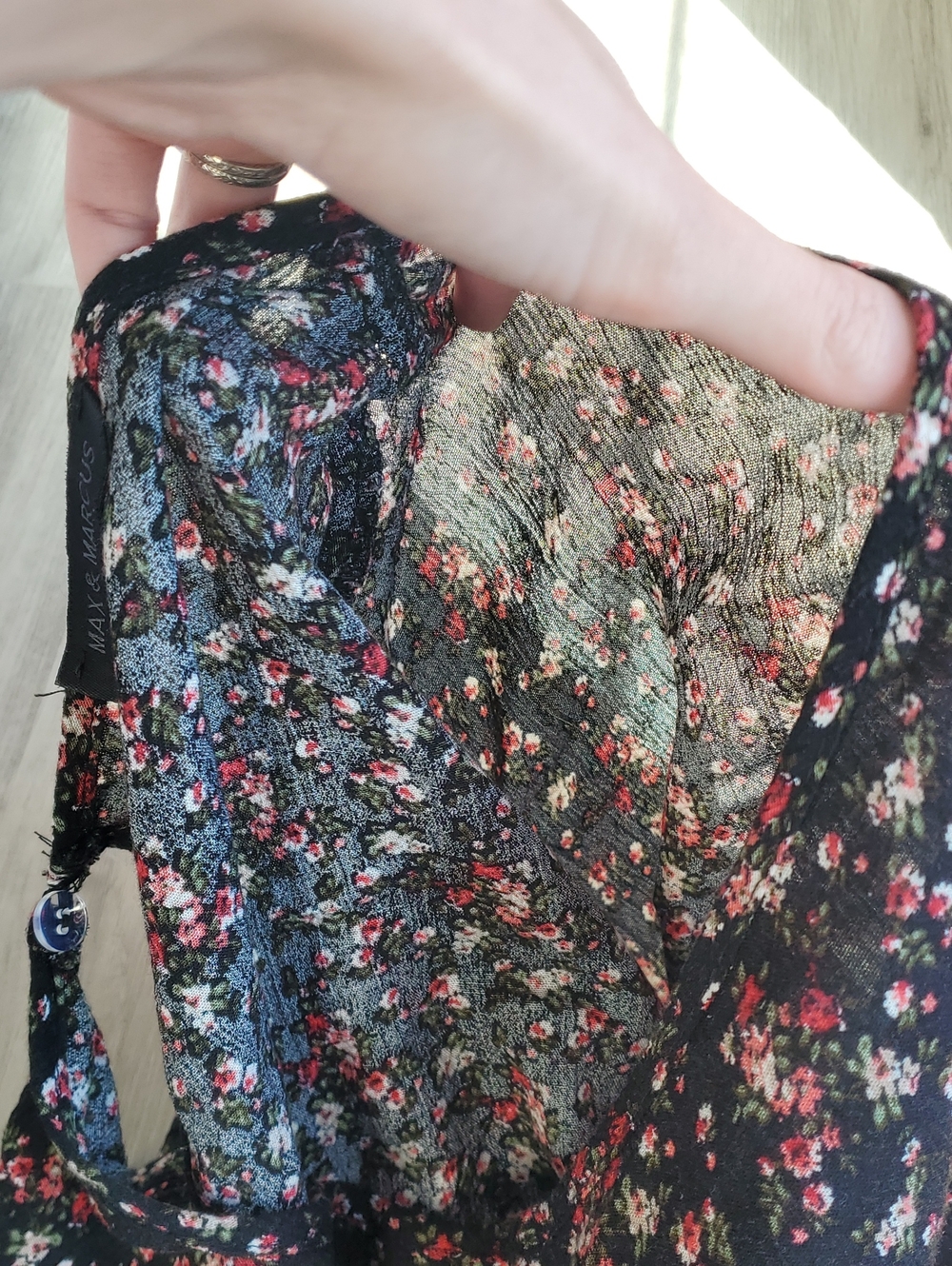 5/$35💐Size L - Black Floral Semi-Sheer Blouse Tiered Sleeves - Max & Marcus - Picture 7 of 7